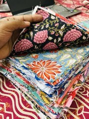 100 Mix Charm Pack Cotton Squares Patchwork Quilting Fabric Bundle Scraps Lot