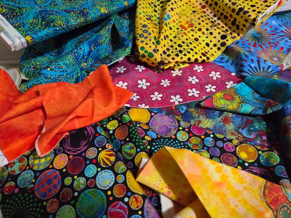 Sue Penn Fabric Scraps Pack 100% Cotton fabric lot – More than 2 yards