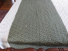 5010. Green FLORAL PRINT Craft, Quilting COTTON FABRIC – 27-1/2″ x 1-3/4 yds.