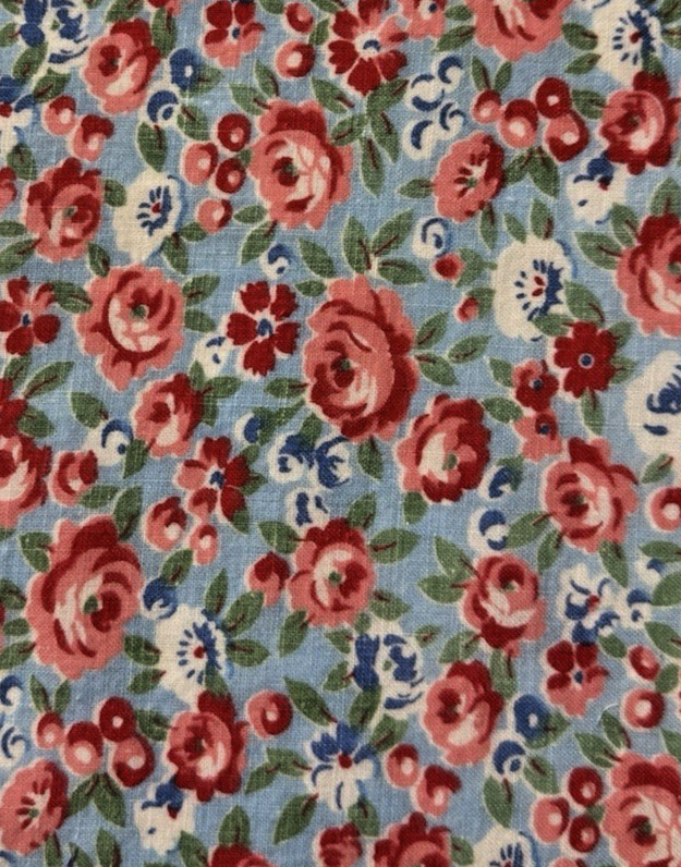 Vintage 1940s feedsack fabric piece 7xll” red and blue flowers with green leaves