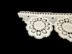 Dutch Lace Off-White 3.75″ Wide Venice Cluny Type Lace Trim by the Yard M409.44