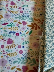 Mixed Lg lot fabric 100% cotton Floral Flowers Hearts Springs Indust Faye Burgos