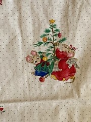1 YARD + CRANSTON MISTLETOE MICE PICTURE PATCHES CHRISTMAS COTTON FABRIC