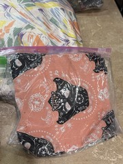 4 Pounds Mixed Fabric Scrap & Remnant Lot Craft Quilting Sewing Assorted Prints