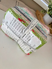 Smitten Fat Eighth Bundle Moda Quilting Fabric Bonnie and Camille Roskelley NEW