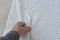 By 1/2 Yd, Vintage, Pink & Blue Calico on Off-White Poly-Cotton, B1669