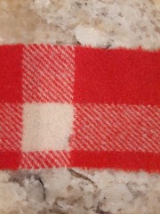 LOT OF APPROX. 43 WOOL / WOOL BLEND FABRIC PIECES / STRIPS