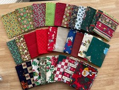 CHRISTMAS Cotton QUILTER/Craft Bundle OF 29 (18×22″) Fat Quarters Various Brands