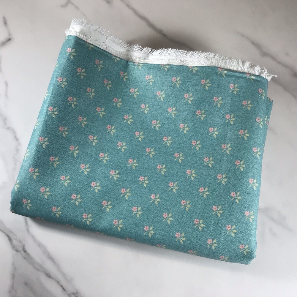 VINTAGE HOUSE N HOME FABRICS BLUE WITH PINK FLORALS CIRCA 1984 48″ X 53″
