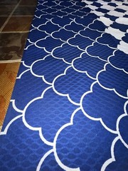 EUC 73”Lx44”W navy/white fish-scale/scallop pattern raised weave uphlstry fabric