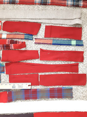 LOT OF APPROX. 43 WOOL / WOOL BLEND FABRIC PIECES / STRIPS