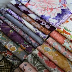 Japanese Fabric Scrap Set Traditional Patterns 100% Silk Lot 33pcs Kimono51204