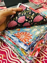 100 Mix Charm Pack Cotton Squares Patchwork Quilting Fabric Bundle Scraps Lot