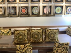 5 METERS BAROCCO GOLD BLACK VERSACE UPHOLSTERY FABRIC HOME GOODS FURNISHINGS