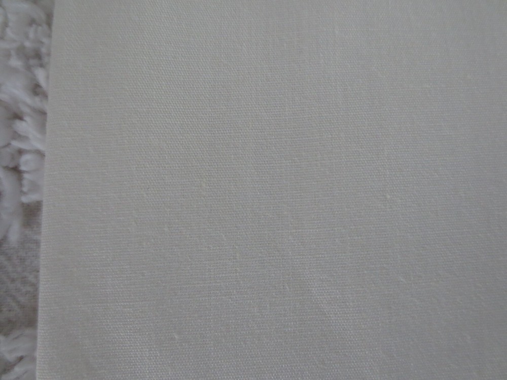 4046. SOLID OFF-WHITE Lining COTTON or COTTON BLEND FABRIC – 44″ x 1-7/8 yds.