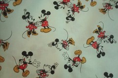 2 yds Springs Disney Fabric Mickey Minnie Scattered Quilt Craft 44″ x 72″ BTP