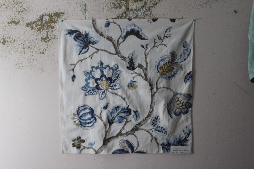 Robert Allen, Bloom City, Embroidered Floral, 26″ W X 26.50″ L, Clr Navy Blazer