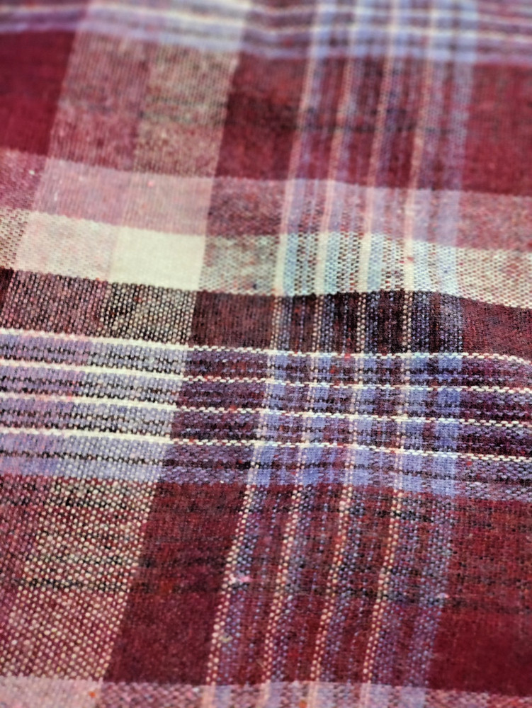 FABRIC REMNANTS MAROON PLAID COTTON/SYNTHETIC 9-3/4 YDS X 61″ MEDIUM WEIGHT