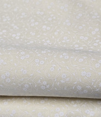 Vintage Unbranded Soft Yellow White Small Floral Cotton Fabric 4.97yds x44″W