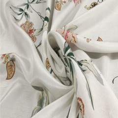 100% Silk 14 Momme 100% Mulberry Silk Crepe Fabric White Floral 53″ wide JJ285