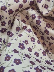 VTG Swath Ditsy Floral Print Or Calico Rayon Fabric Scattered Purple Flowers 🟣