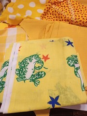 Vtg 2.4lb Mixed Lot Yellow Retro Fabric Remnants Scraps Sewing Crafts Quilting
