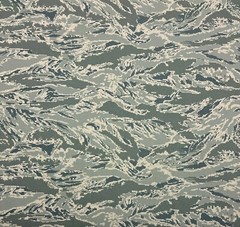 ABU TIGER STRIPE NY/CO TWILL AIR FORCE Spec CAMO Apparel BY 1/2(0.5) YARD 65″W