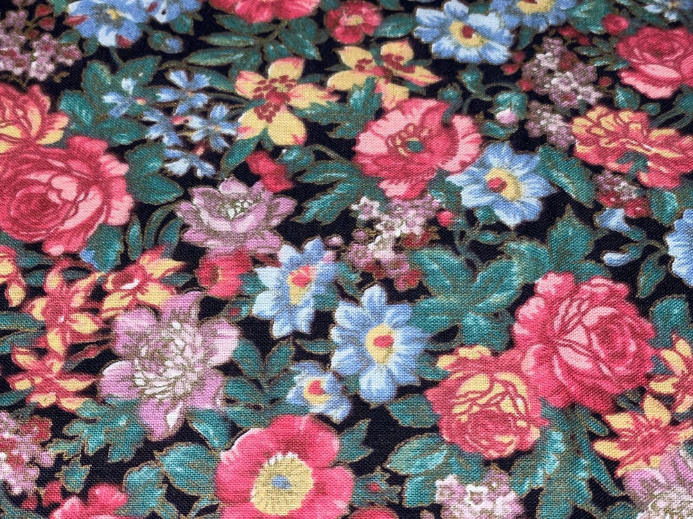 1/2 X 56″ YD Vintage Joan Kessler Concord Florals on Black Cotton Fabric BTHY
