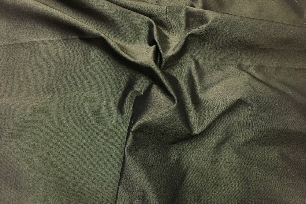 100% Silk Taffeta. 54″ wide. Kravet Drapery& Upholstery, lot of colors available