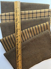 5 BLACK and GOLD Stripe and Check 100% Cotton Homespun Fat Quarters