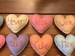 PRIM WOOL FELT ORNIES BOWL FILLERS SET OF TWELVE VALENTINES CONVERSATION HEARTS