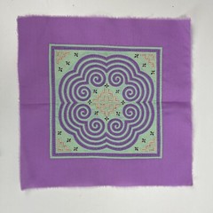 Lot of 4 embroidered fabric squares 12″ – Geometric Quilting