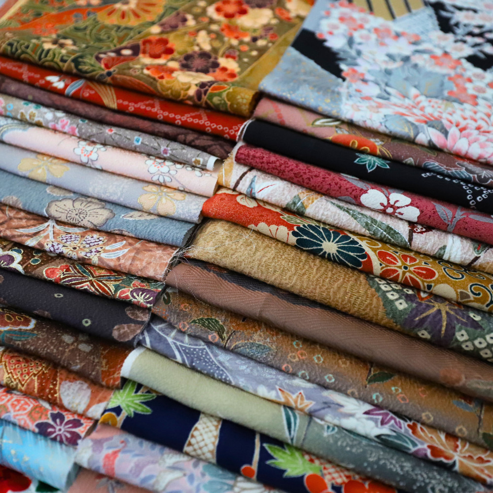 Japanese Fabric Scrap Set Traditional Patterns 100% Silk Lot 33pcs Kimono60114