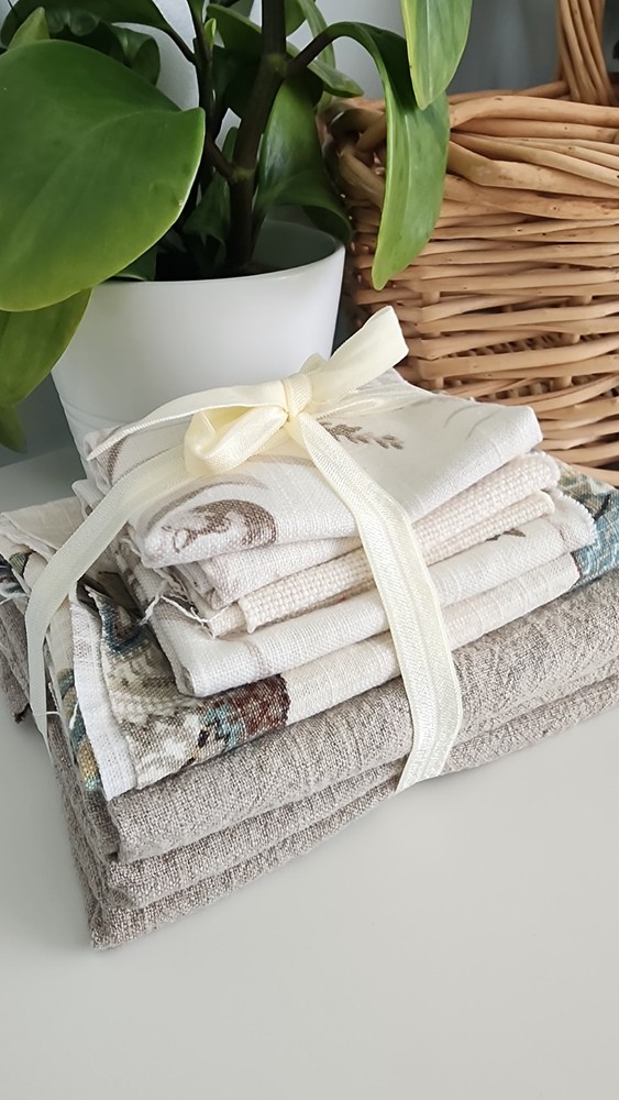 Fabric Pack-Scraps/Remenants: Uphostery Fabric/Cotton/Linen/Blends