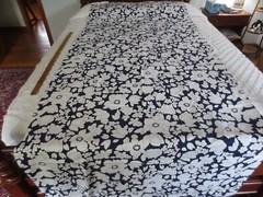 4554 NAVY & WHITE MOD FLORAL Cotton/Cotton Blend APPAREL FABRIC – 42″x2-7/8 yds