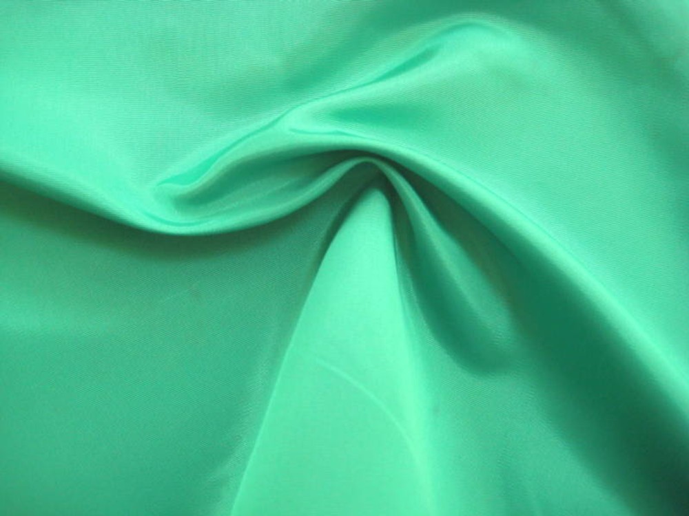 Stunning GREEN GRASS Light to Medium Weight TAFFETA Fabric