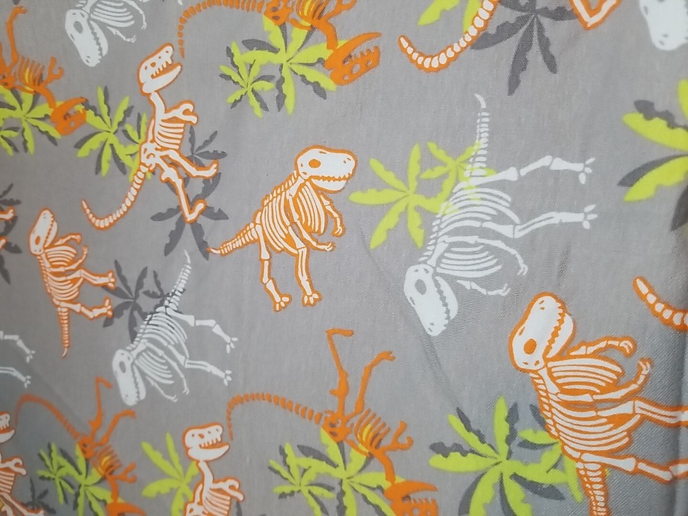32″ One Way Stretch Knit Dinosaurs