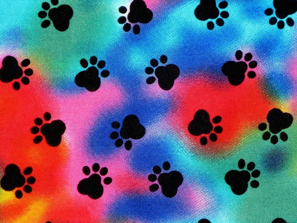 FAT QUARTER TIE DYE PAW PRINTS DOG PUPPY PAWS COLORFUL NOVELTY COTTON FABRIC FQ