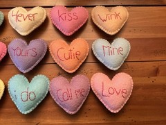 PRIM WOOL FELT ORNIES BOWL FILLERS SET OF TWELVE VALENTINES CONVERSATION HEARTS