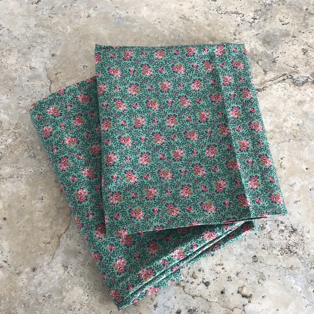 VIP CRANSTON PRINT WORKS SAGE GREEN BACKGROUND MINI PINK FLORALS FABRIC 2 YARDS