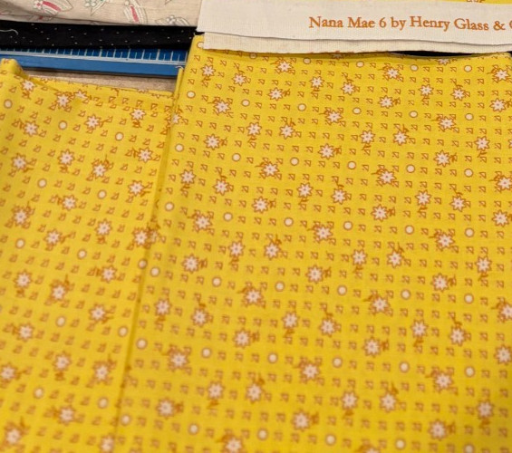 Small White Flowers on Yellow * Henry Glass * 100% Cotton Remnant * 8″ x 22″