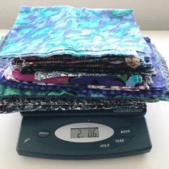 Mixed Lot Fabric Pieces Scraps Remnants Floral Prints Stitch Crafting Over 2 Lb
