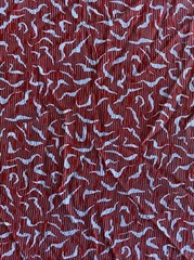 Slinky Flowing Dress Apparel Fabric Red Print Polyester Crinkles Curves 7 yd
