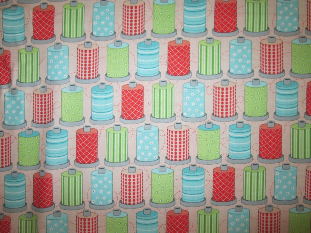 THREAD SPOOLS SEWING ITEMS BRIGHT COTTON FABRIC FQ