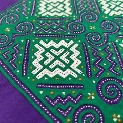 Lot of 4 embroidered fabric squares 12″ – Geometric Quilting