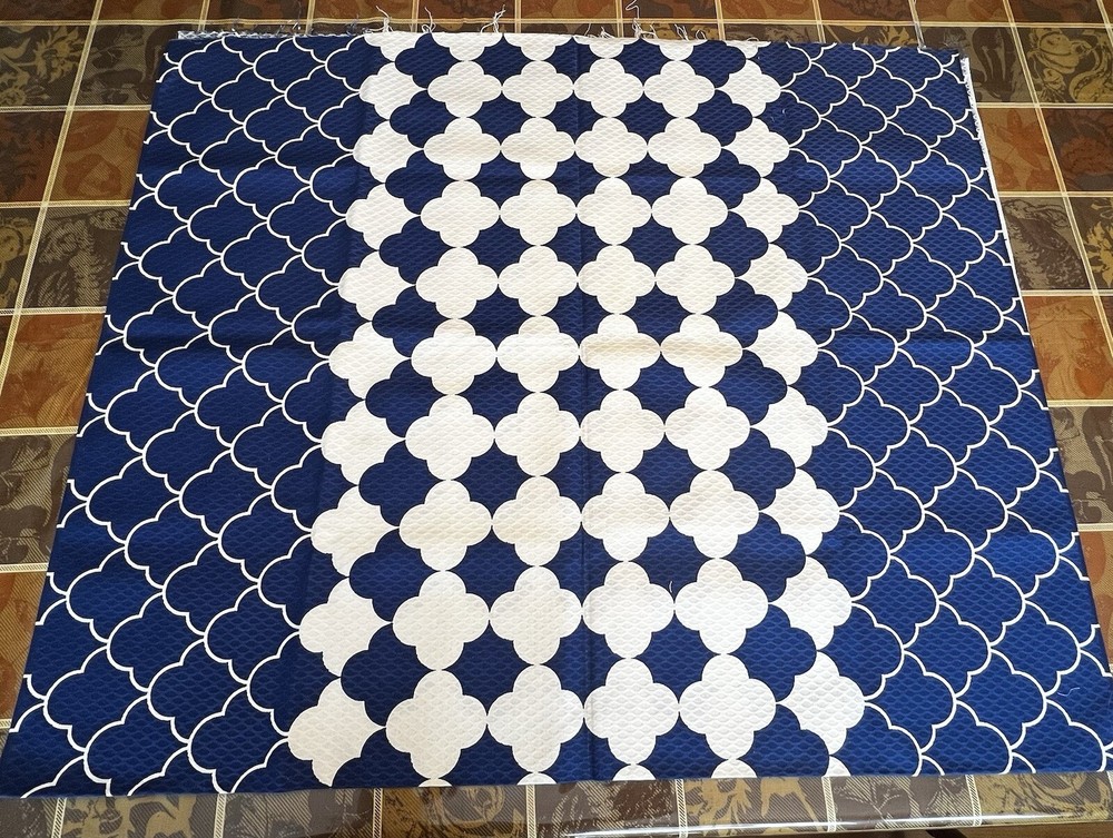 EUC 73”Lx44”W navy/white fish-scale/scallop pattern raised weave uphlstry fabric