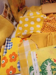 Vtg 2.4lb Mixed Lot Yellow Retro Fabric Remnants Scraps Sewing Crafts Quilting