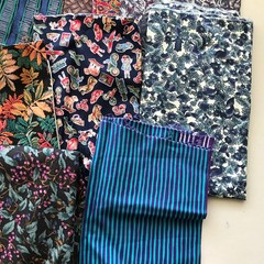 Mixed Lot Fabric Pieces Scraps Remnants Floral Prints Stitch Crafting Over 2 Lb