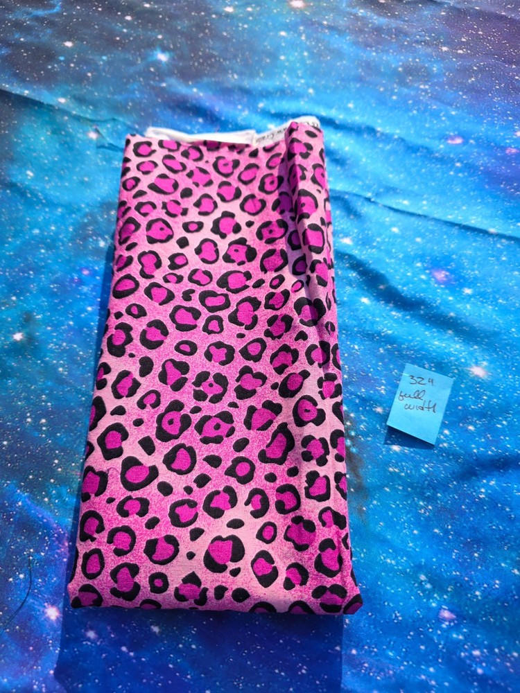 SINGLE PIECE FABRIC HOT PINK BLACK CHEETAH PRINT COTTON CRANSTON 32″X41″