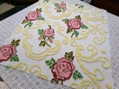 Shabby Pink Rose Vtg Chenille Bedspread Fabric Dramatic Scrollwork 25″ x 23″